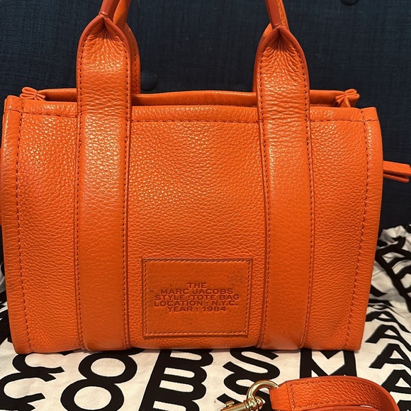 The Marc Jacobs The Leather Tote Bag - Picture 3 of 7
